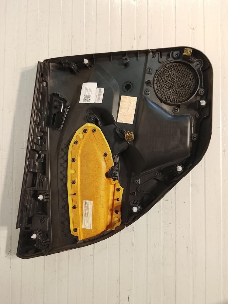 Rear door trim rh 1835274 de Ford Focus 2011-2015 - pieza usada