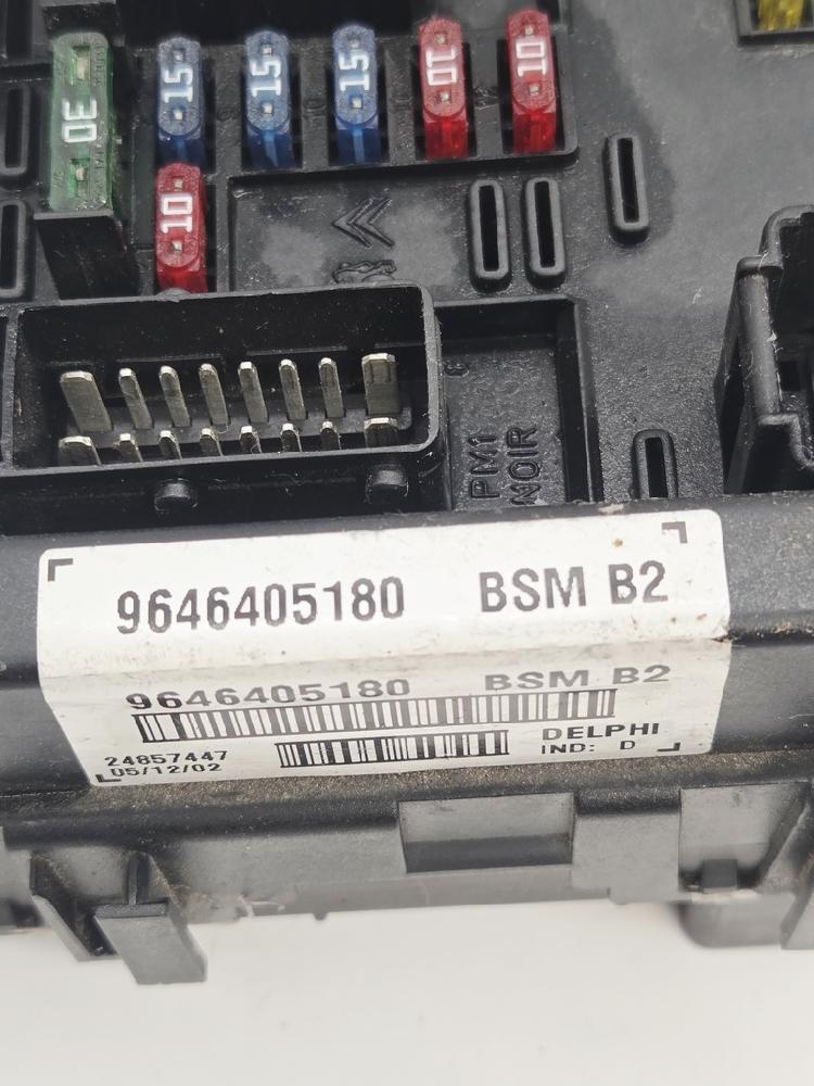 Fuse relay box 9646405180 de Peugeot 206 1998-2012 - pieza usada