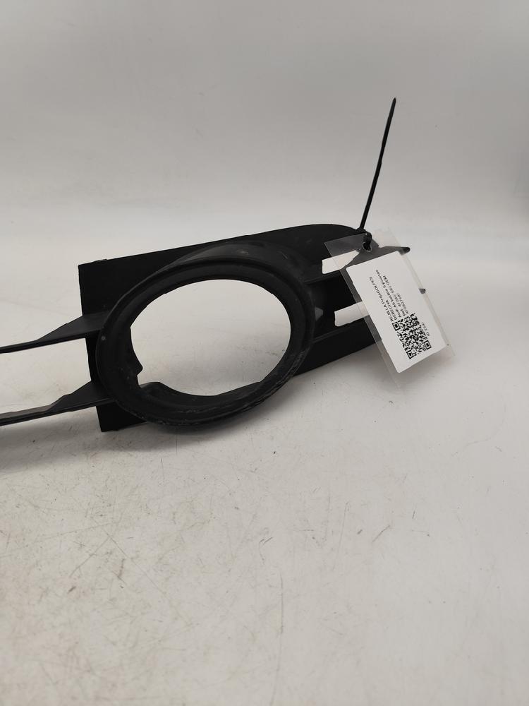 Rejilla paragolpes derecha 4F0807682 de Audi A6 c6 avant (4f5) 2005-2008 - pieza usada