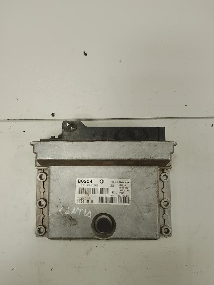 Switchboard engine uce 0281001262 de Peugeot 406 1995-2003 90 CV - pieza usada