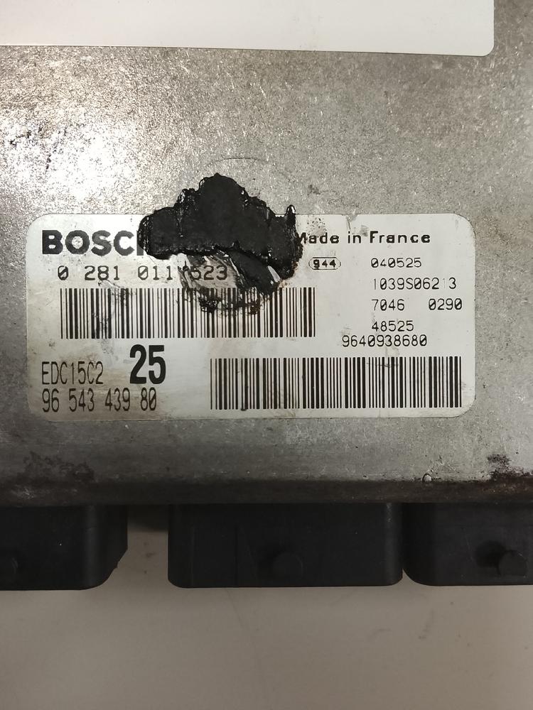 Centralita motor uce 0281011523 de Citroen Xsara (n1) 2000-2005 110 CV - pieza usada