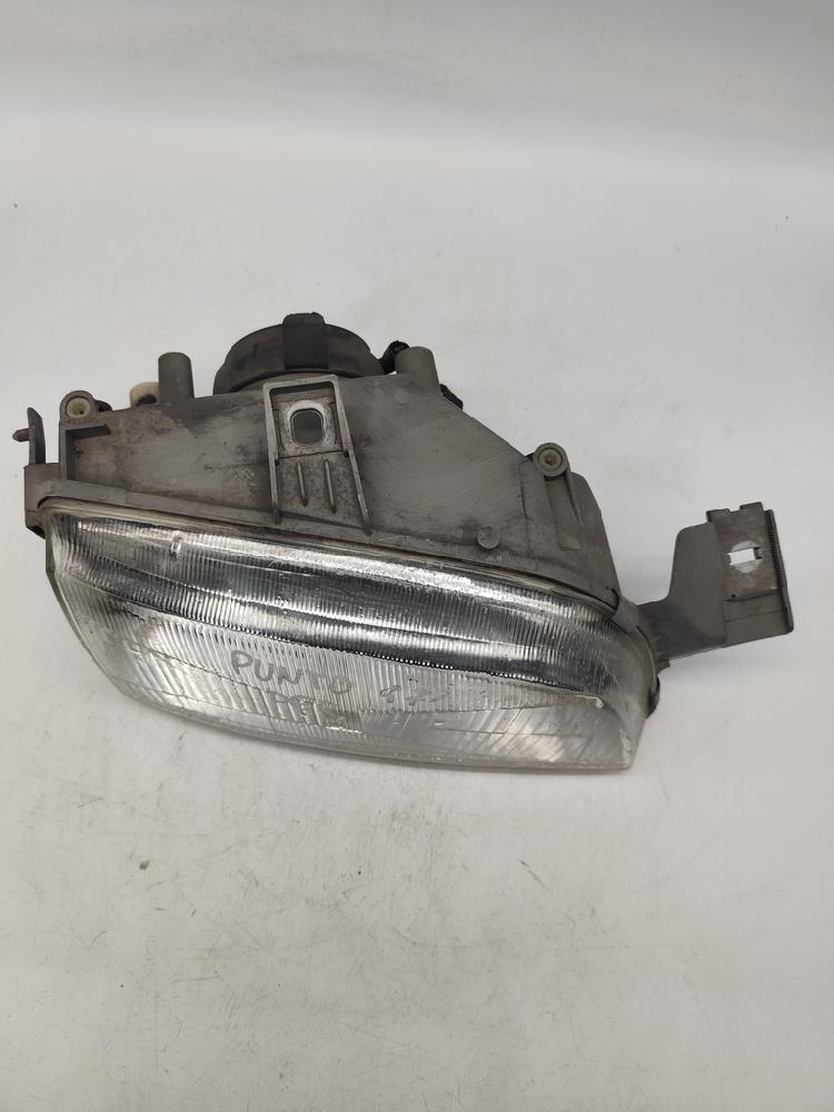 Phare droit 14259800 de Fiat Punto 1993-1999 - pieza usada