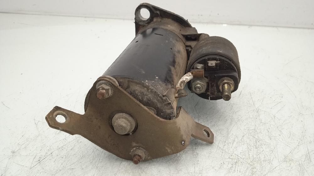 Starter motor ABZ 0001110100 de Audi A8 d2 (4d2, 4d8) 1994-1999 299 CV con 274000 km - pieza usada