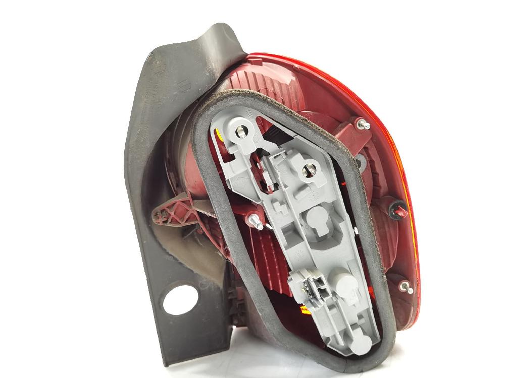 Rear lamp lh K9K 750 8200538786 de Renault Modus / grand modus (f/jp0_) 2004-0 82 CV - pieza usada