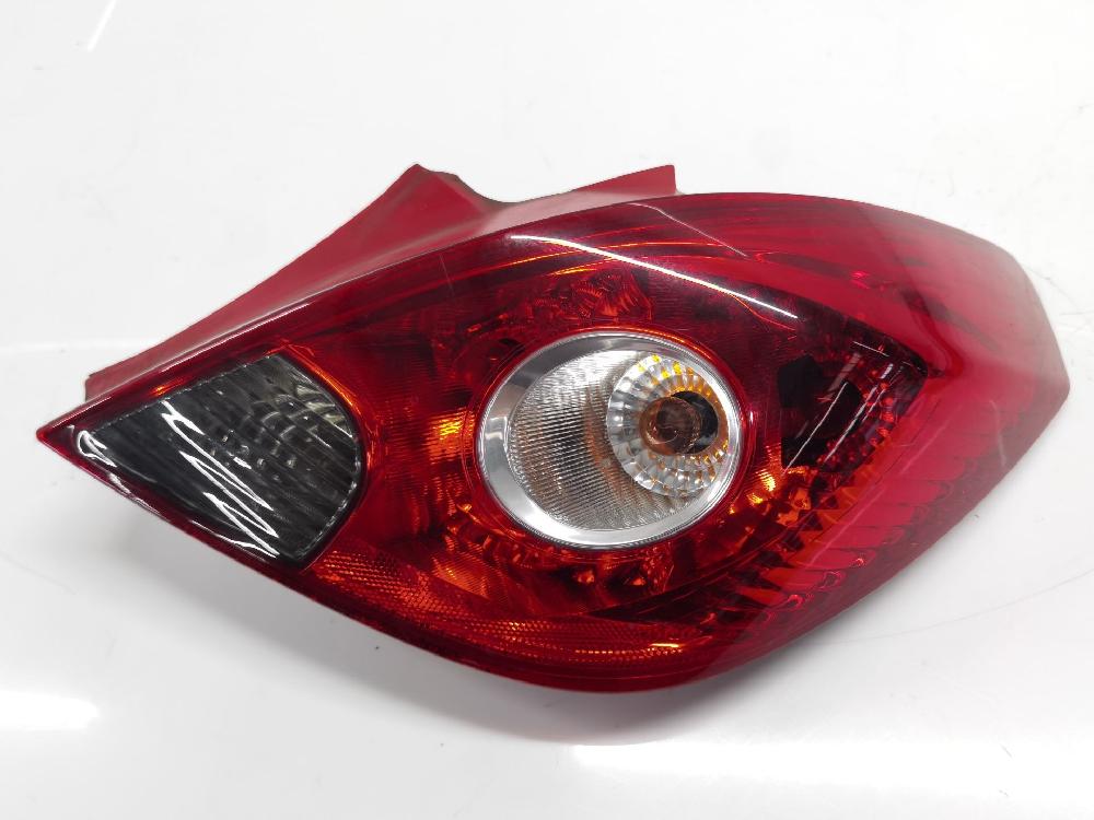 Feu arrière droit A 13 DTC,Z 13 DTJ 93189091 de Opel Corsa d (s07) 2011-2014 75 CV con 202732 km