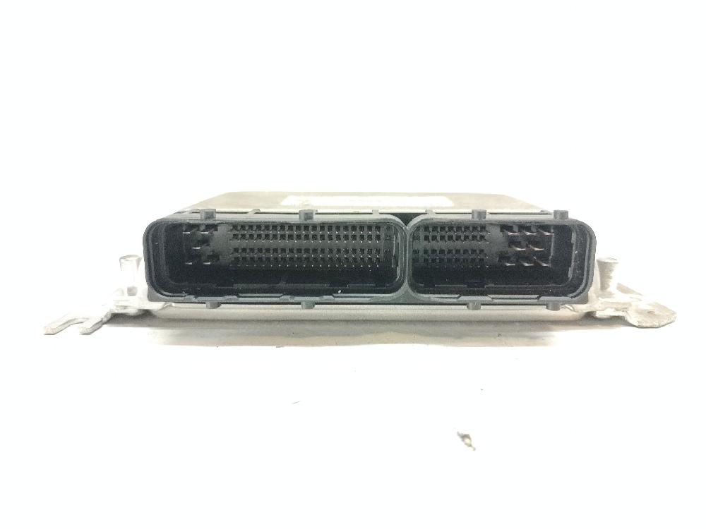 Centralita motor uce D3EA 0281011811 de Hyundai Accent ii sedán (lc) 2000-2005 82 CV - pieza usada