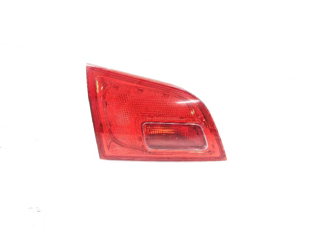 Piloto trasero central A 17 DTR 13282246 de Opel Astra j (p10) 2009-2015 110 CV