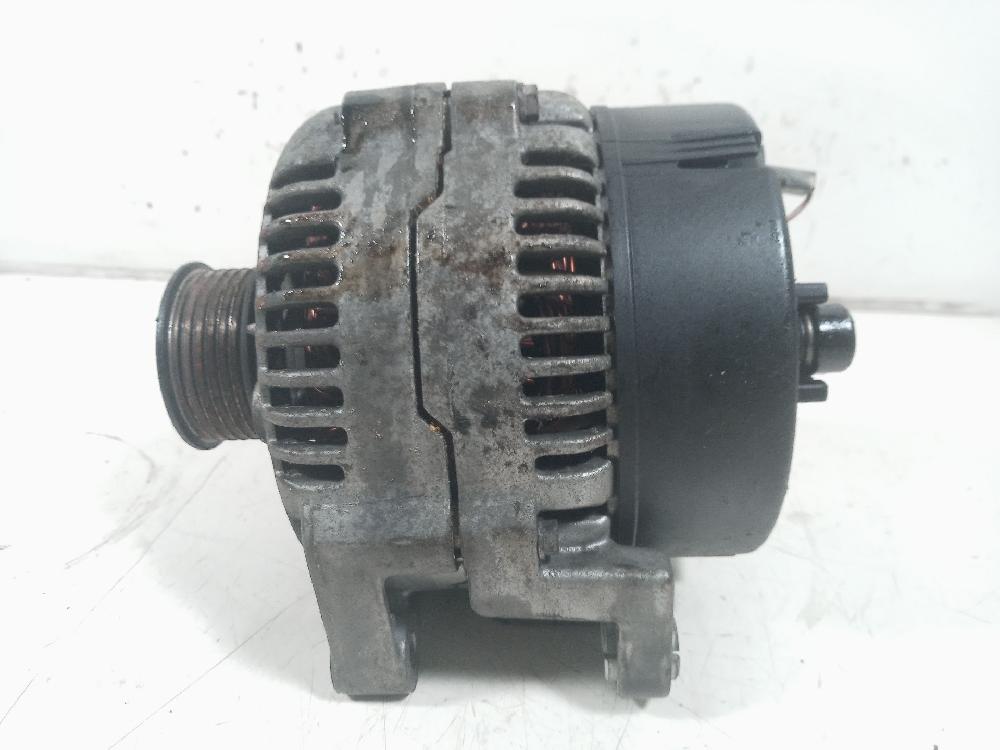 Generator B-5234T/G SIN PLOMO 5003996 de Volvo 850 (854) 1991-1996 226 CV con 264854 km - pieza usada