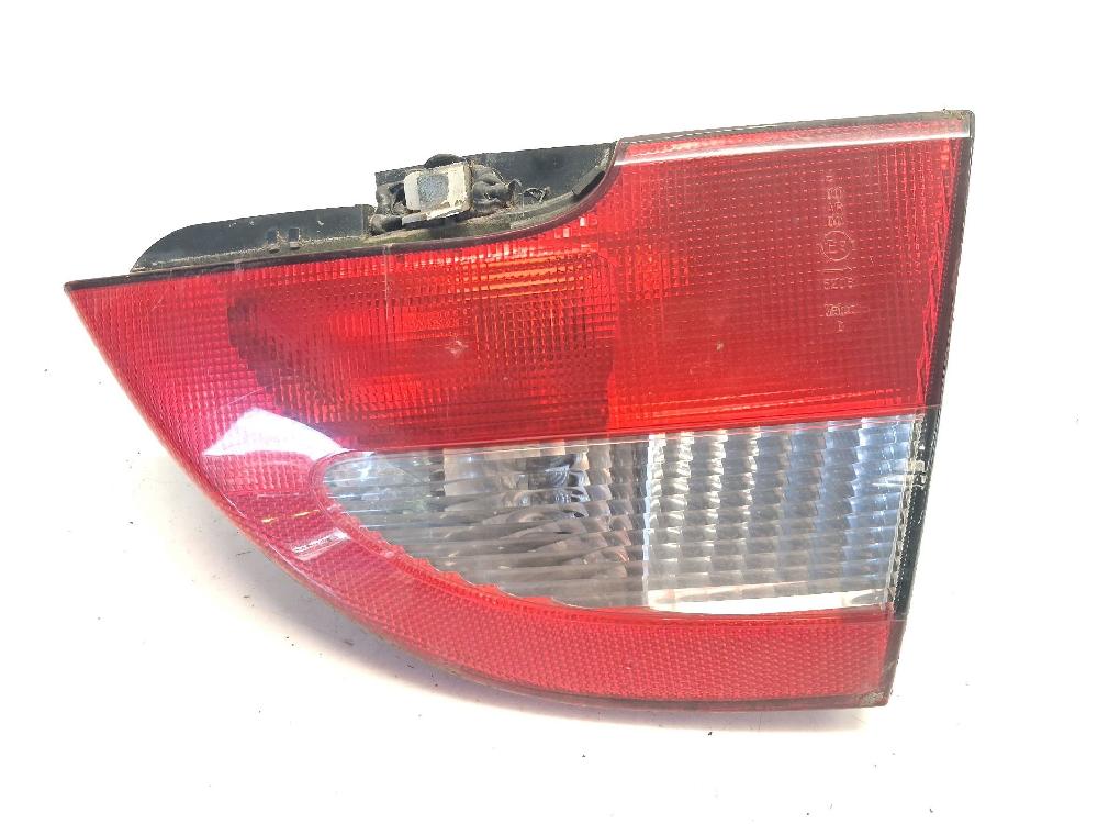 Central rear lamp K4J 750,K4J 714 7700428053 de Renault Megane i classic (la0/1_) 1997-2001 95 CV con 100453 km