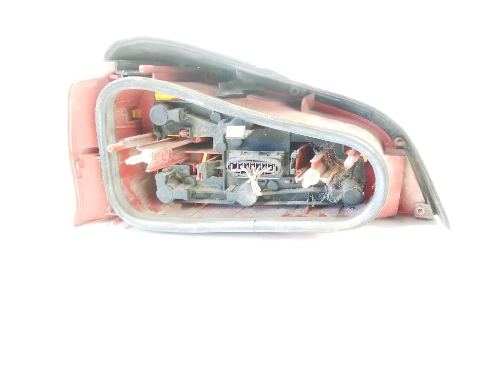 Scheinwerfer hinten rechts VJZ (TUD5) 635184 de Peugeot 106 ii (1a_, 1c_) 1996-2004 57 CV - pieza usada
