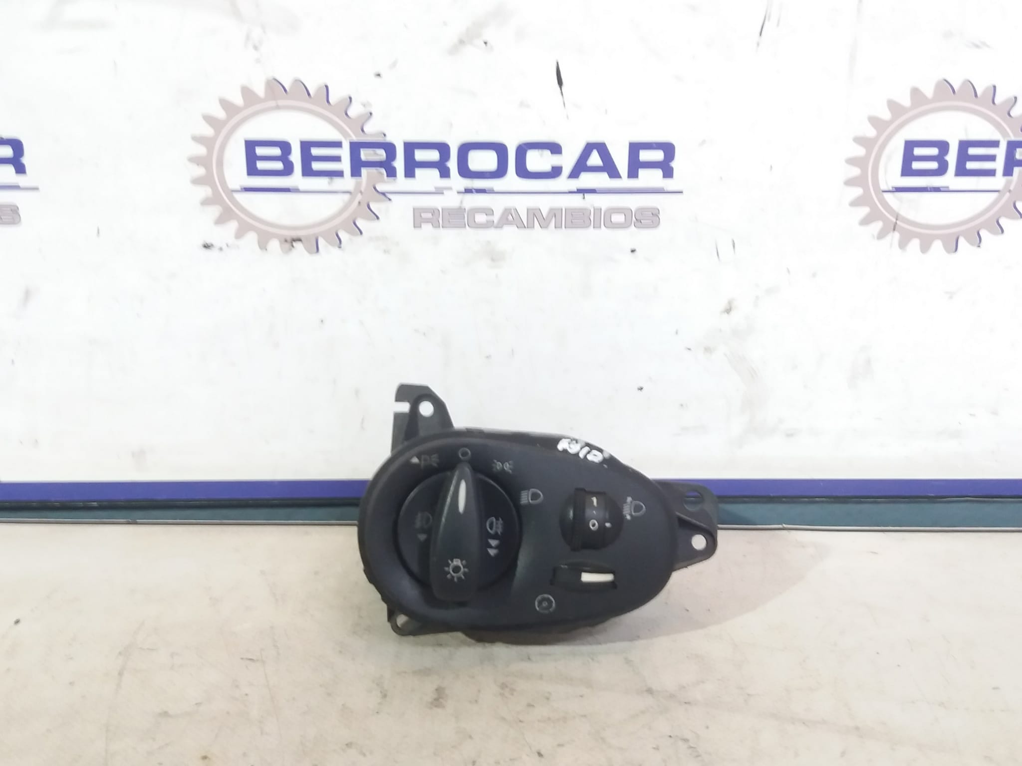 FORD Focus 1 generation (1998-2010) Переключатель света 98AG13A024 25988578