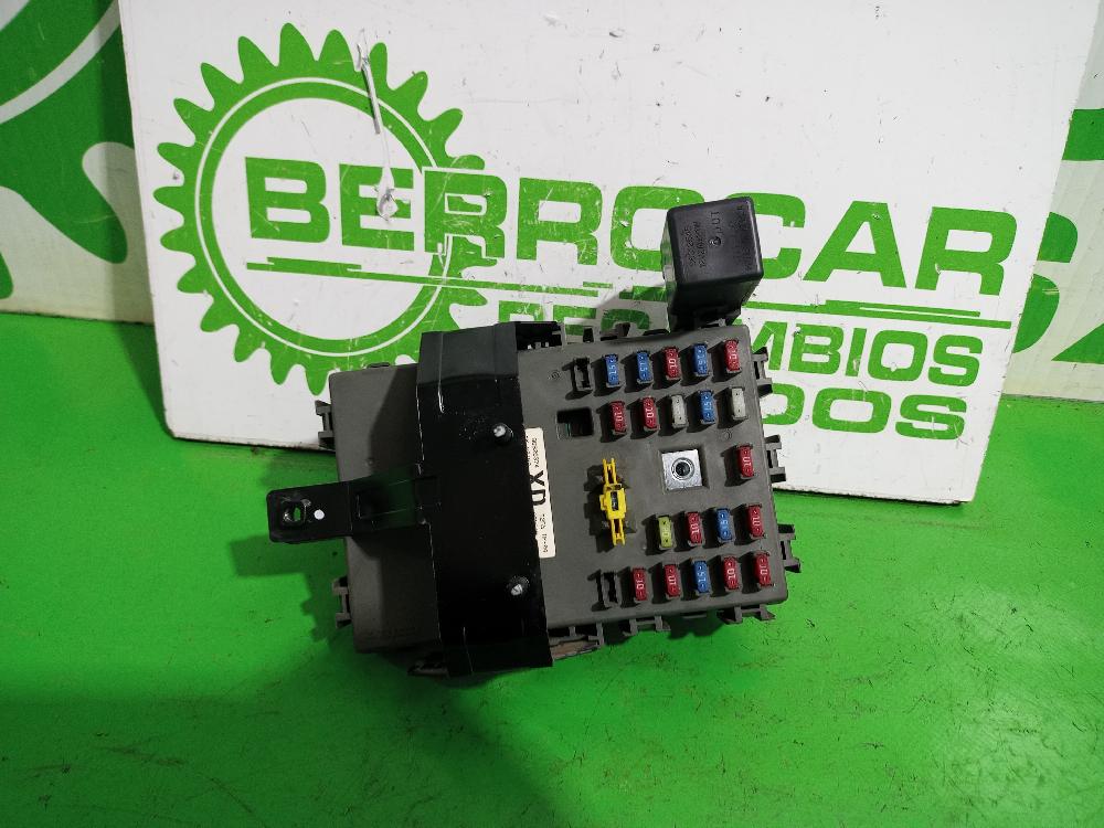 Sicherungskasten F14D4 96826374 de Chevrolet Aveo / kalos sedán (t200) 2003-2008 101 CV con 221727 km