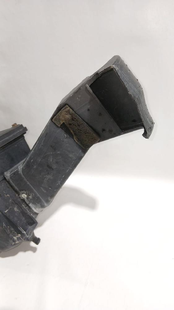 Soporte filtro aire D27DT 2311008403 de Ssangyong Rexton / rexton ii (gab_) 2002-0 165 CV con 194380 km - pieza usada