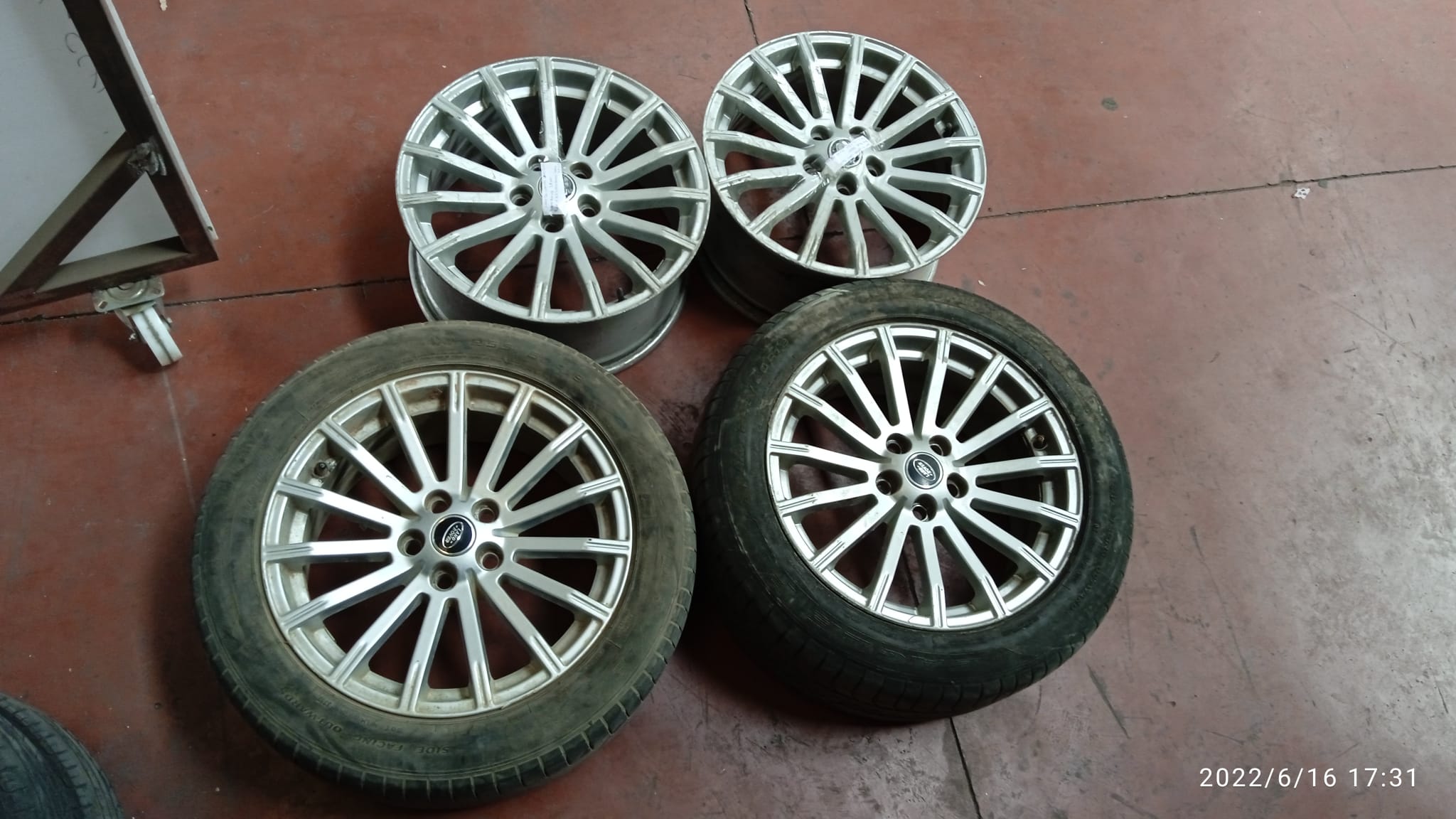 LAND ROVER Range Rover Sport 1 generation (2005-2013) Ratlankių (ratų) komplektas 255/50R19 24305370