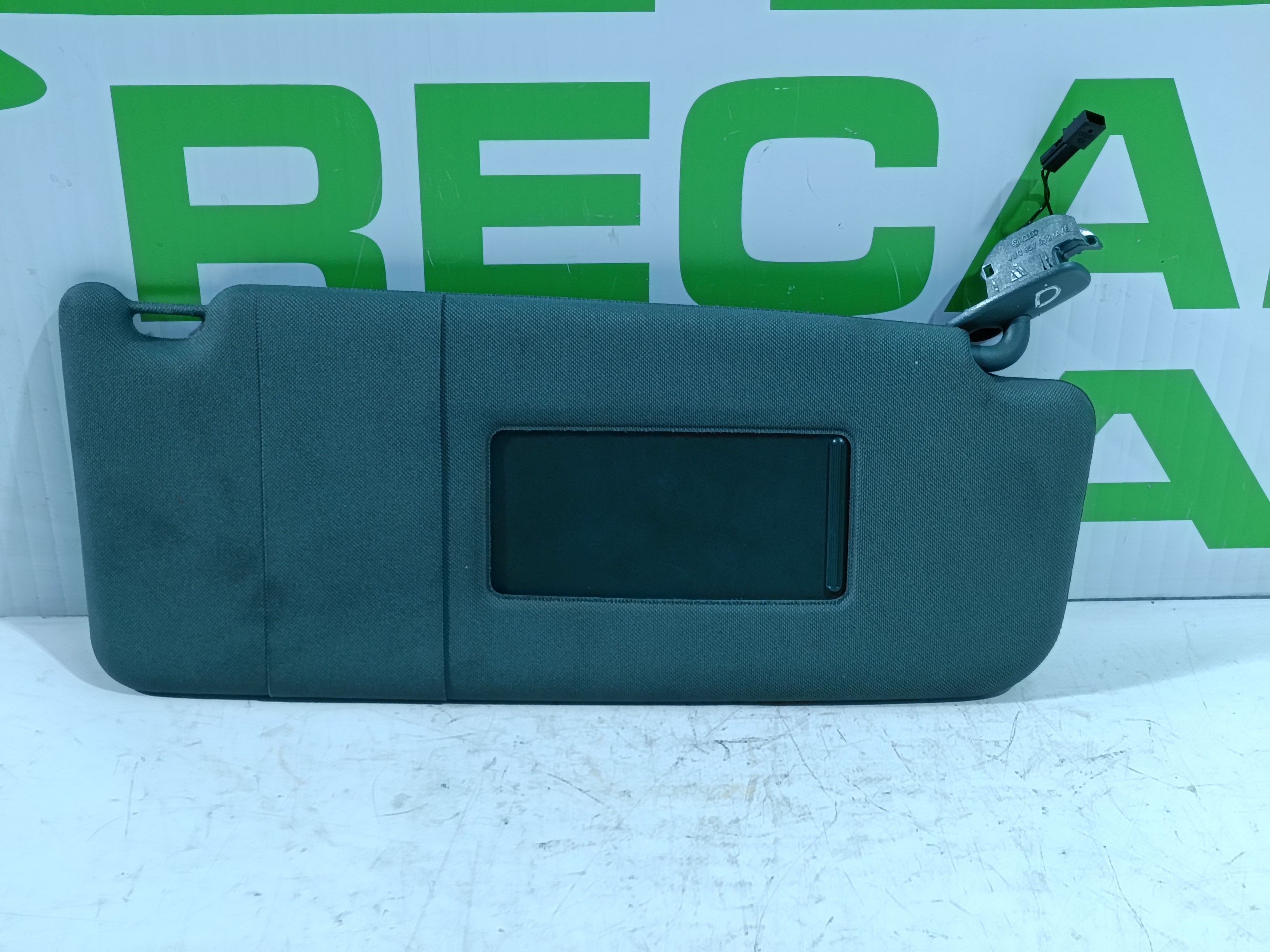 AUDI A6 C5/4B (1997-2004) Right Side Sun Visor 4B0857552 25100337