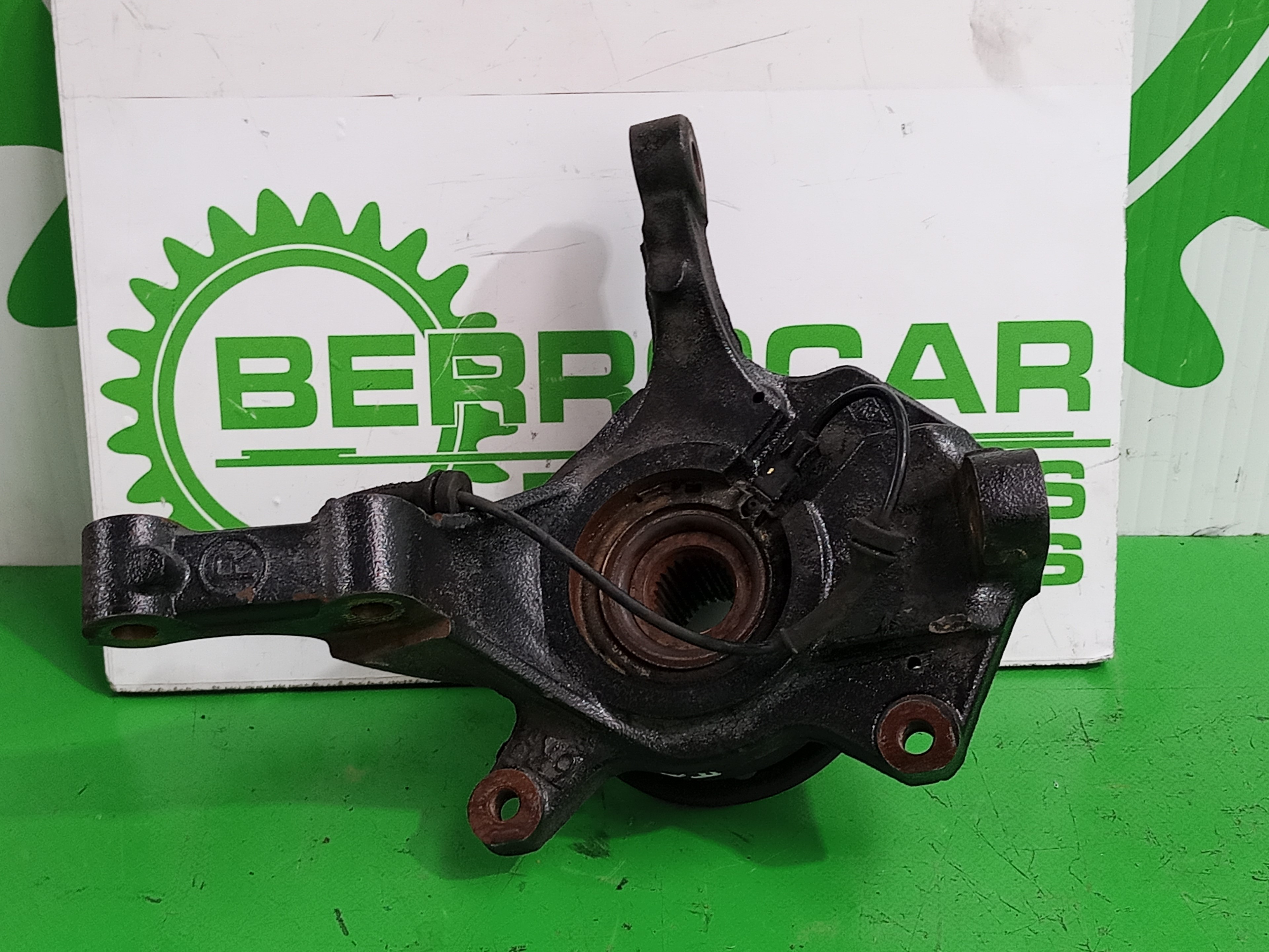 RENAULT Espace 4 generation (2002-2014) Front Right Wheel Hub 8200322079 24757628