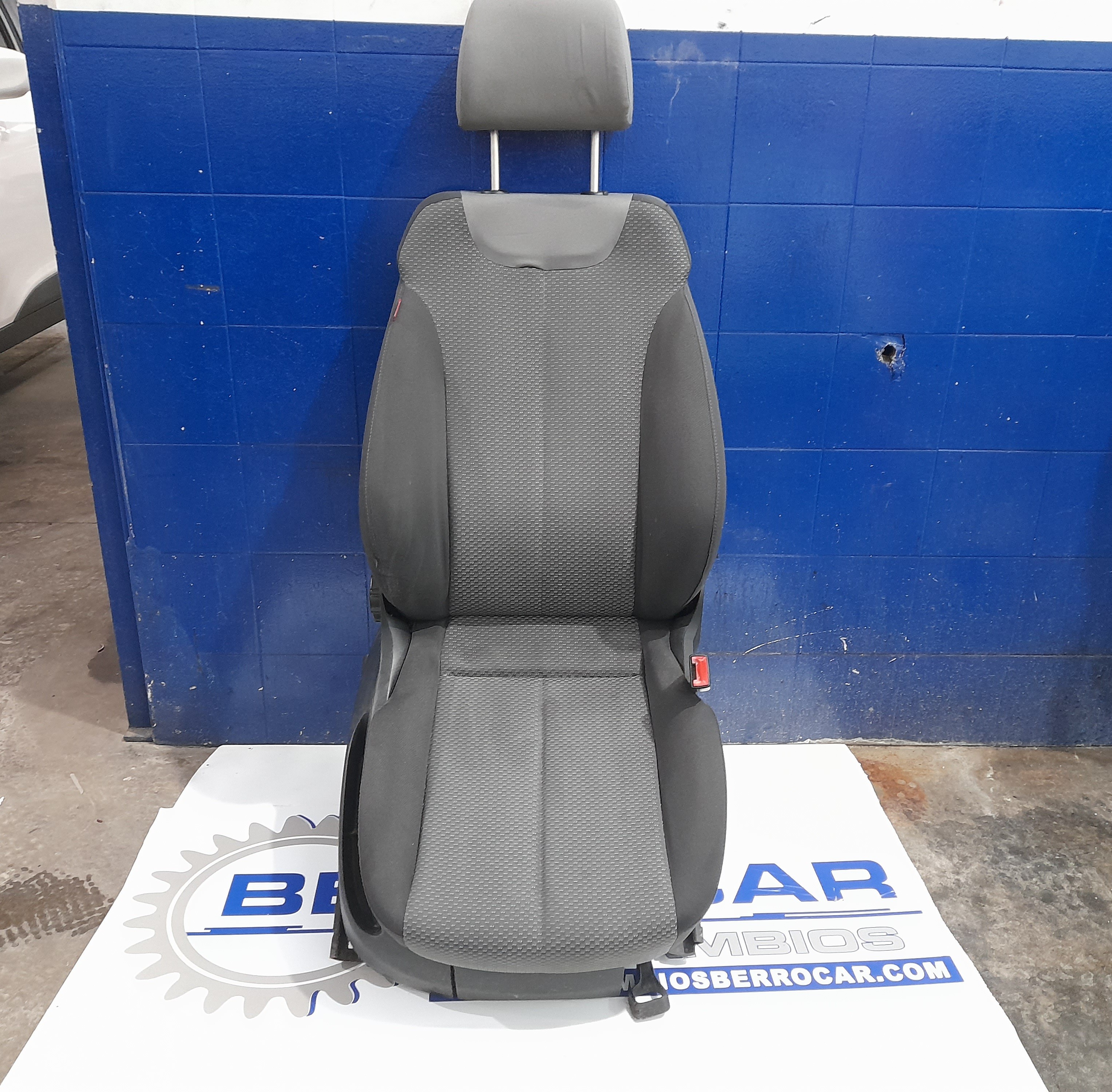 SEAT Leon 2 generation (2005-2012) Сиденье переднее правое 1K4881106 24342646