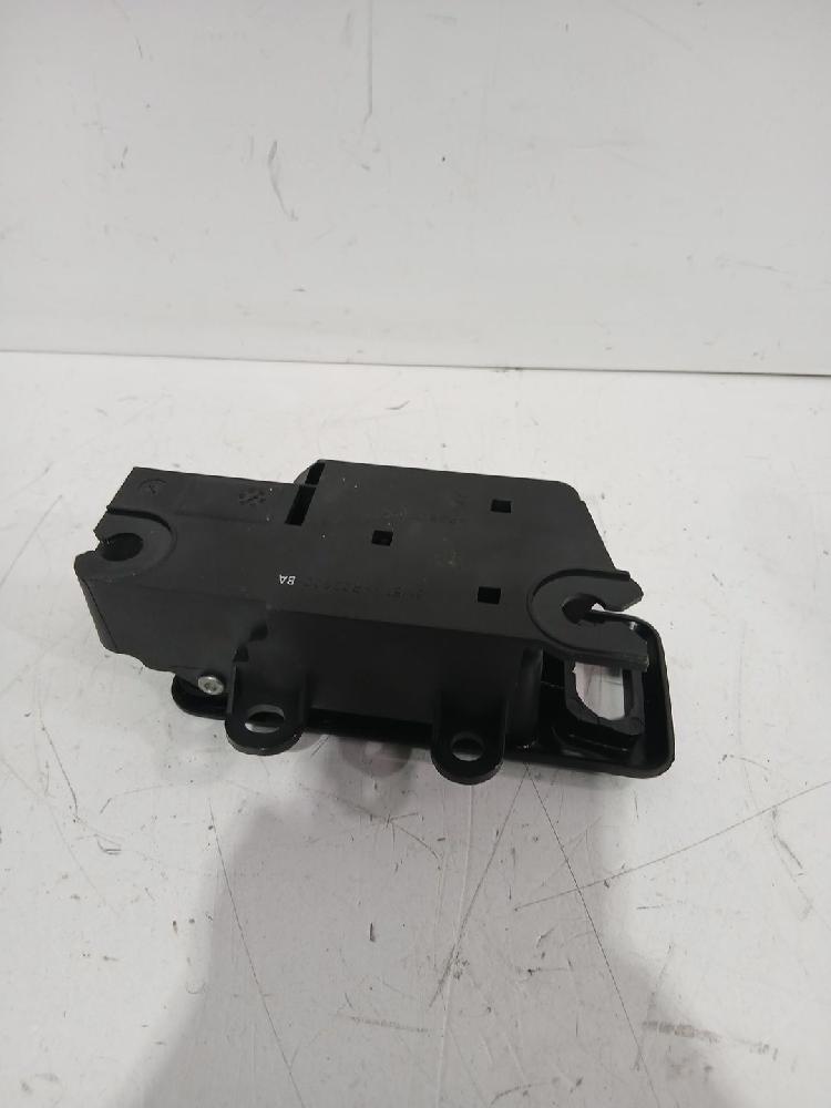 Maneta interior delantera derecha G6DA,G6DB,G6DD,G6DG 1470111 de Ford Focus c-max (dm2) 2003-2007 136 CV con 250000 km - pieza usada