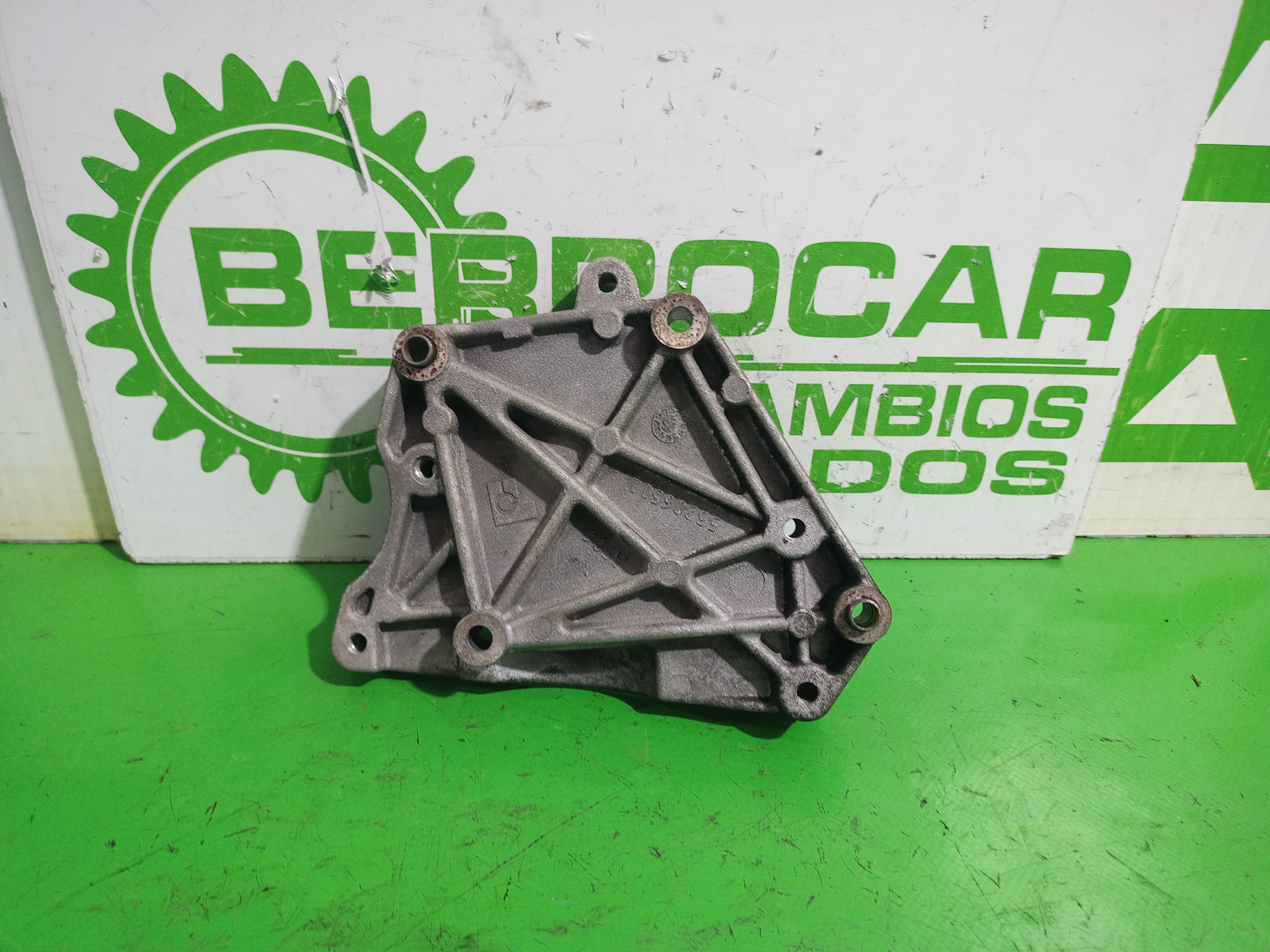 LANCIA Ypsilon II (Type 843)  (2003-2011) Alternator bracket 55206511 26548893