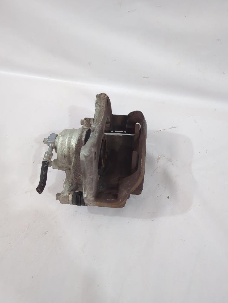 Bremssättel vorne links A 17 DTC,A 17 DTJ,A 17 DTE 542113 de Opel Astra j sedán 2012-2015 110 CV - pieza usada