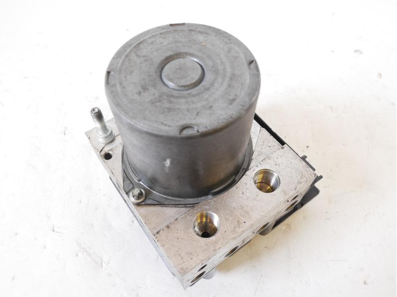 Abs pump 2ADFHV 0265950412 de Toyota Corolla verso (r10-r11) 2004-2009 - pieza usada