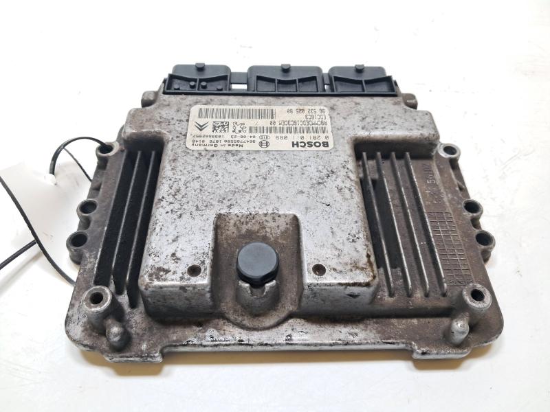 Switchboard engine uce 8HX 0281011089 de Peugeot 206 (t1) 1998-2010 - pieza usada