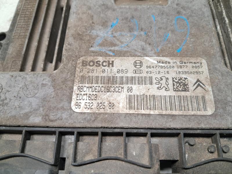 Switchboard engine uce 8HX 0281011089 de Peugeot 206 (t1) 1998-2010 - pieza usada