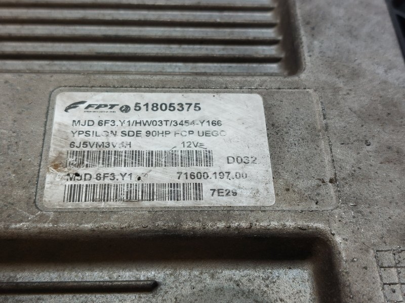 Motorsteuergerät 199A3000 51805375 de Lancia Ypsilon ii rest (843) 2006-2011 - pieza usada