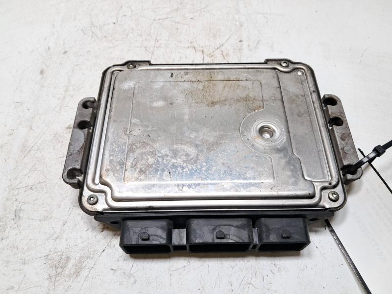 Switchboard engine uce 8HX 0281011089 de Peugeot 206 (t1) 1998-2010 - pieza usada