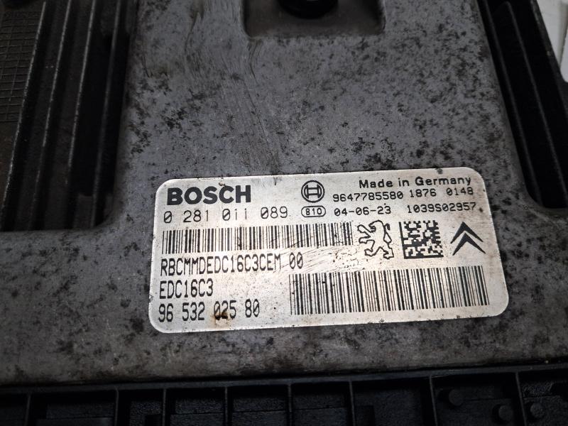 Switchboard engine uce 8HX 0281011089 de Peugeot 206 (t1) 1998-2010 - pieza usada