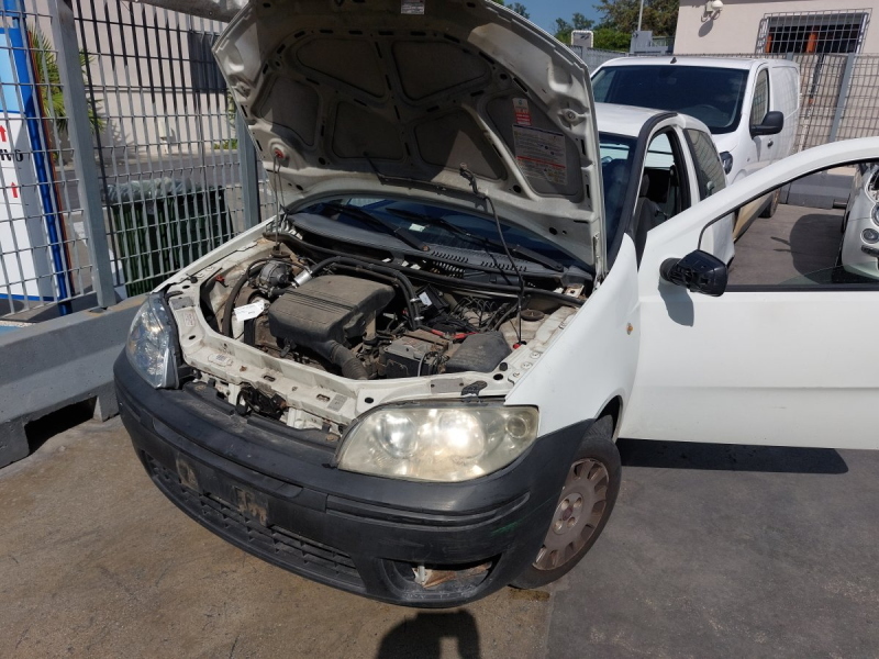 Motorino di avviamento 188A4000 51890633 de Fiat Punto ii rest (188) 2004-2010 - pieza usada