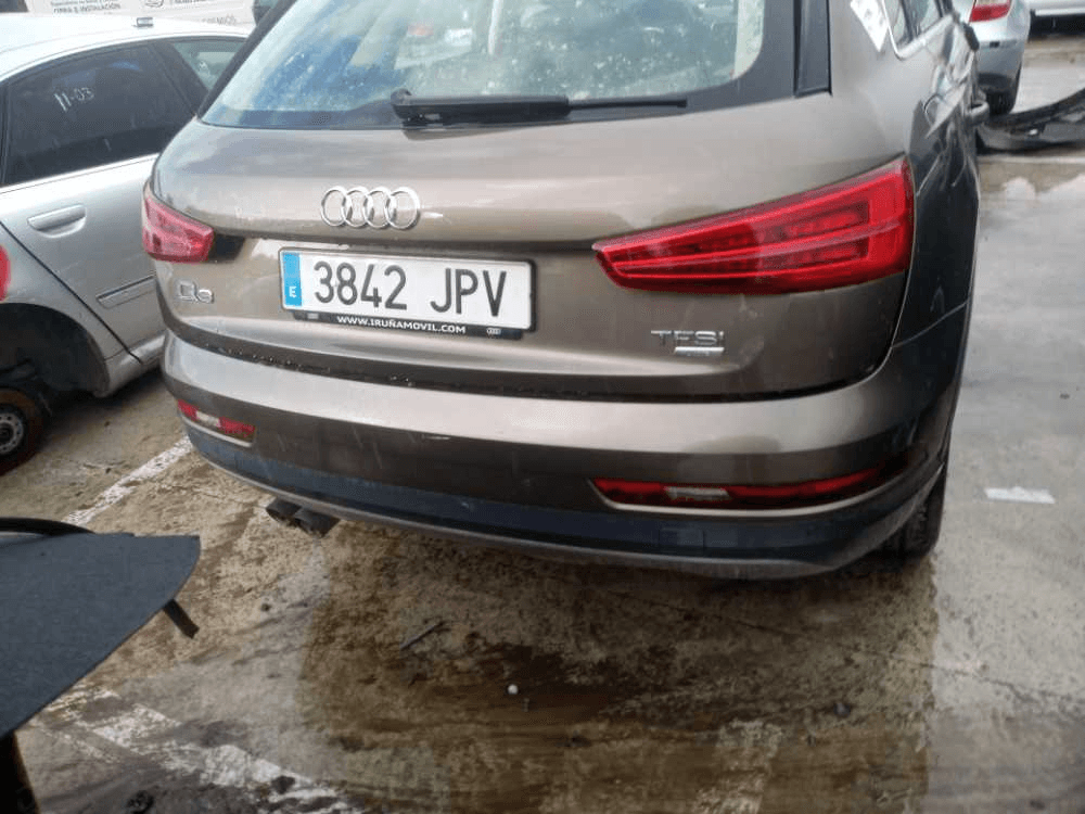 AUDI Q3 8U (2011-2020) Vasen etupyörän napa 26012745