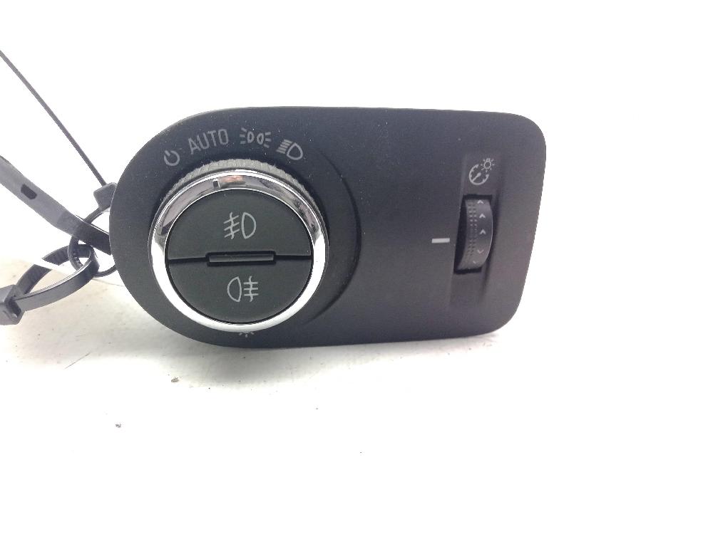 Mando luces B 16 DTH 20930746 de Opel Zafira tourer c (p12) 2011-0