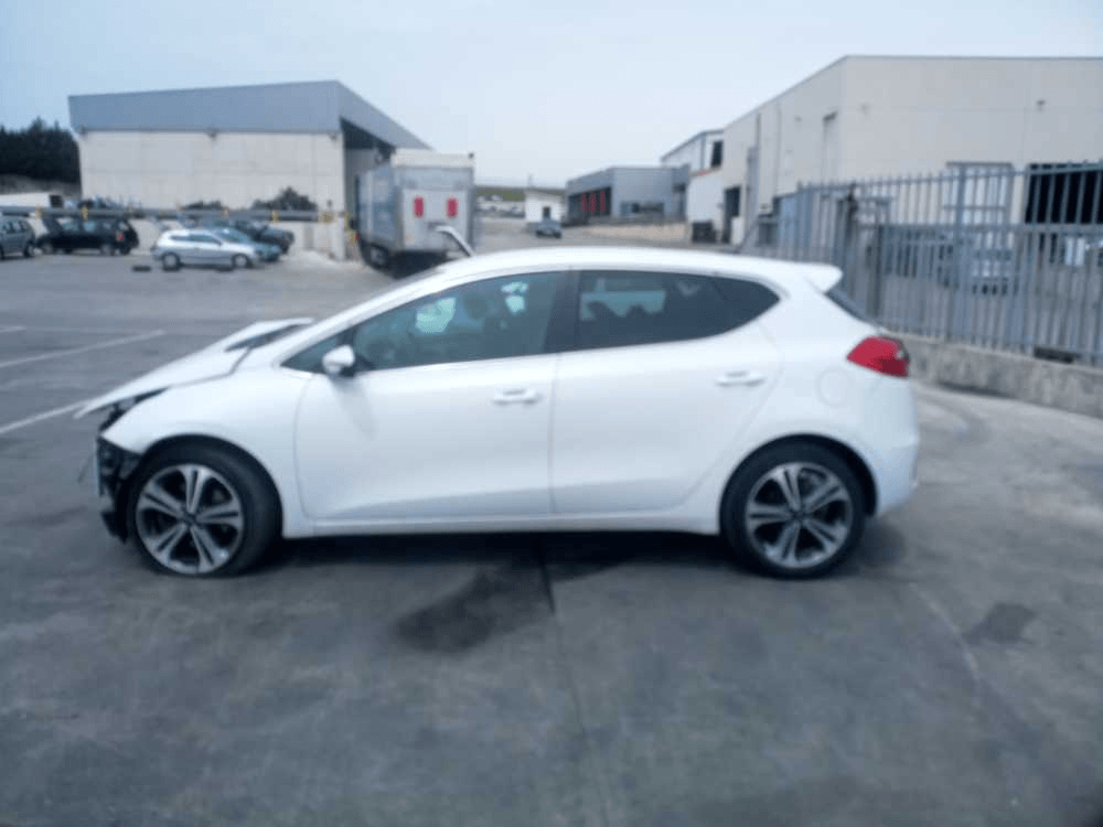 KIA Cee'd 2 generation (2012-2018) Generatorius 373002A700,SinValor 25989229