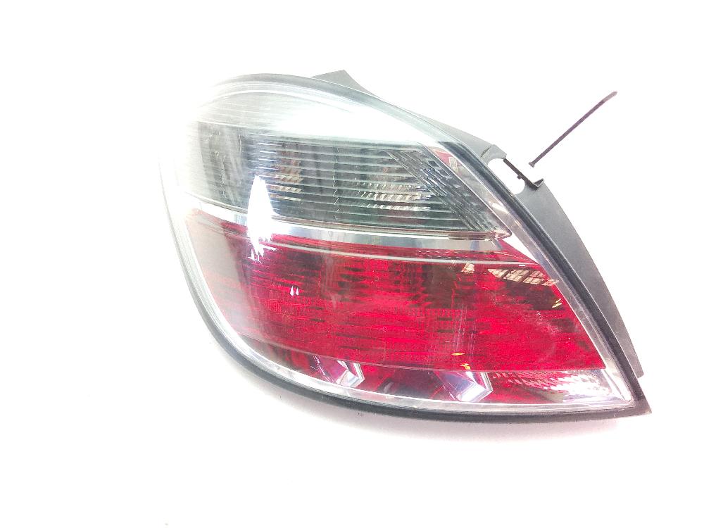 VAUXHALL Rear Left Taillight 13222324 26041870