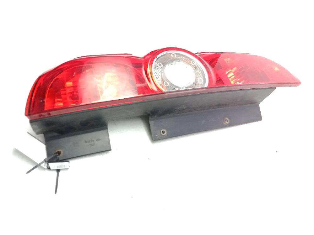 Feu arrière gauche A 13 FD 00519248460 de Opel Combo furgón/ranchera familiar (x12) 2012-0 con 324362 km - pieza usada