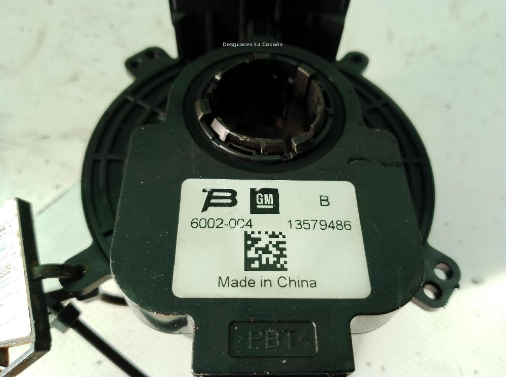 Airbag guida 13579486 de Opel Astra j sedán 2012-2015 110 CV con 253000 km - pieza usada