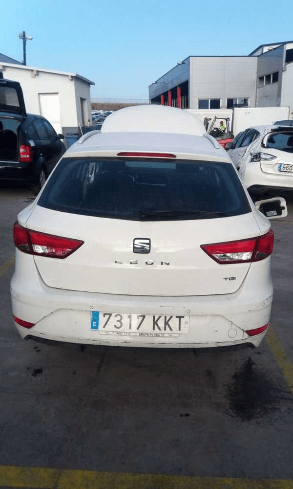 SEAT Leon 3 generation (2012-2020) Lève-vitre de porte avant droite 26012138