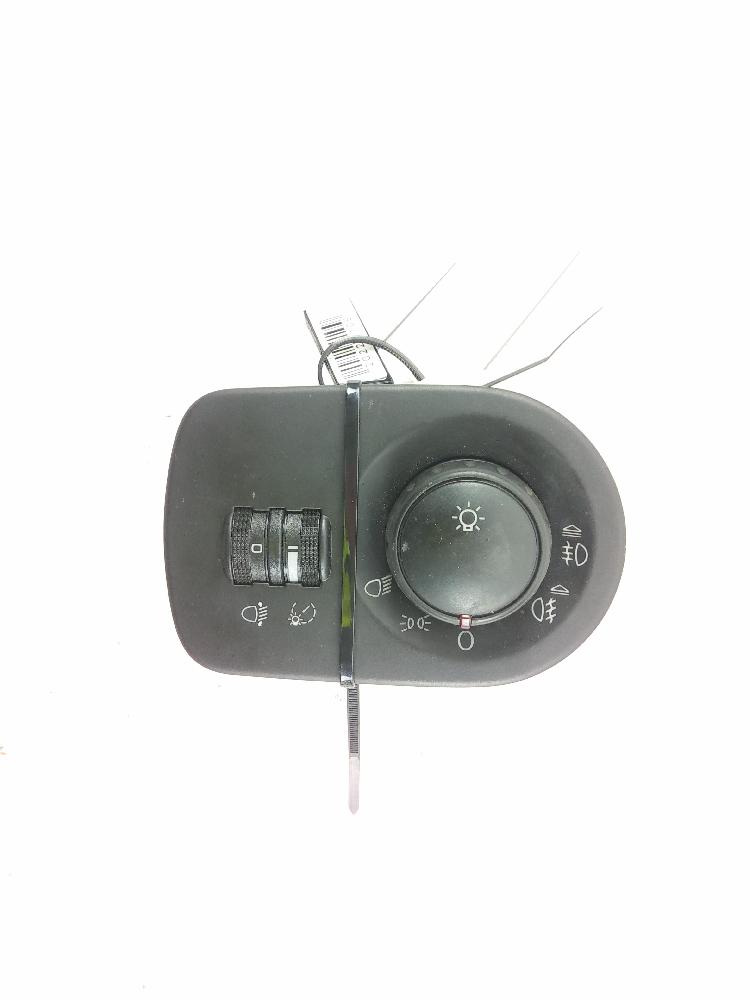 SEAT Leon 2 generation (2005-2012) Headlight Switch Control Unit 5P0919094A 26041480