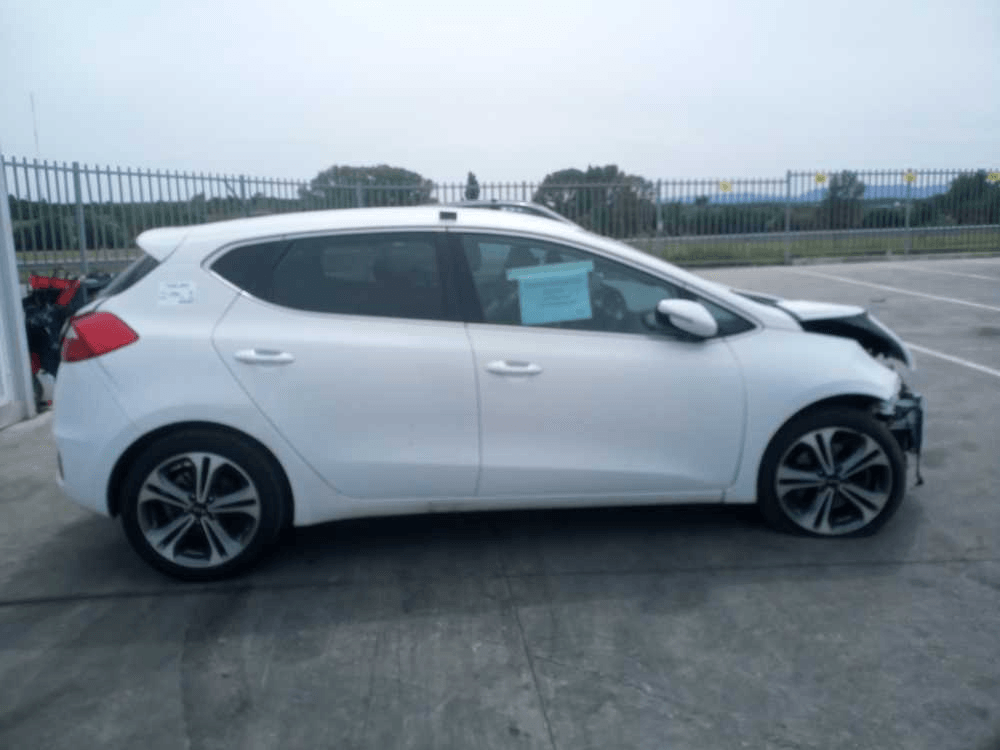 KIA Cee'd 2 generation (2012-2018) Генератор 373002A700,SinValor 25989229