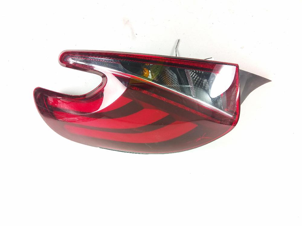 PEUGEOT 208 Peugeot 208 (2012-2015) Rear Right Taillight Lamp 98104305800A 26047051