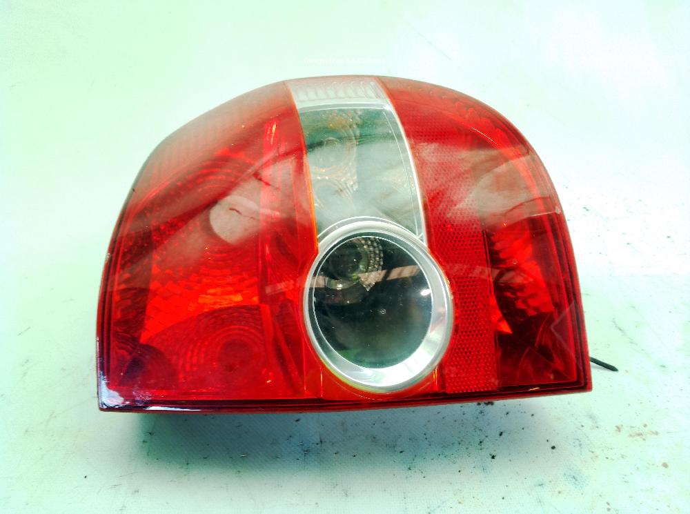 Faro posteriore destro Volkswagen Fox hatchback (5z1, 5z3, 5z4, 5z5) 2003-2015 235000 km