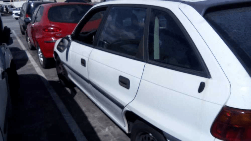 OPEL Priekinių kairių durų spyna 90493701 26046924