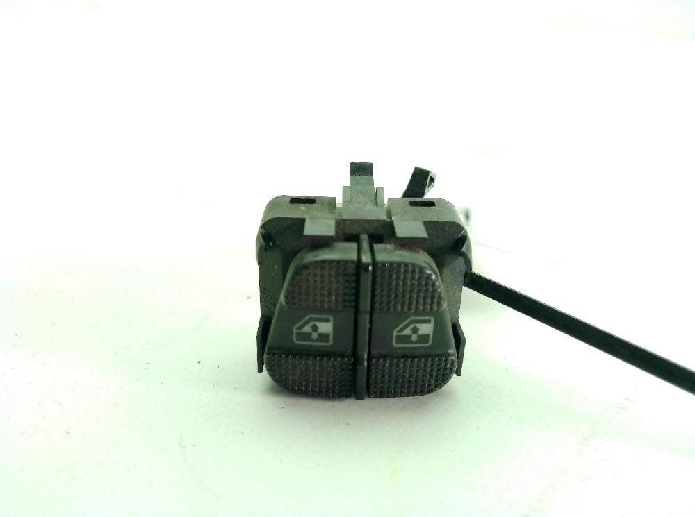 Interruttore alzacristalli anteriore sinistro Volkswagen Golf iii (1h1) 1991-1997 238523 km