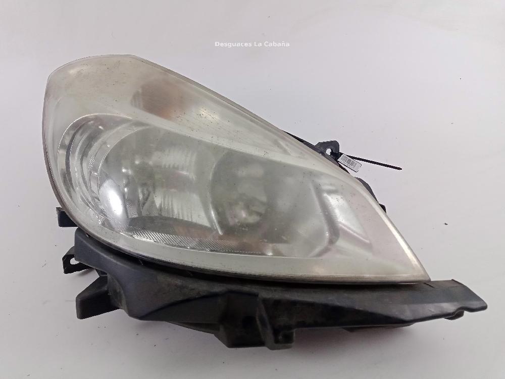 RENAULT Clio 3 generation (2005-2012) Front Right Headlight 8200943867 26041406