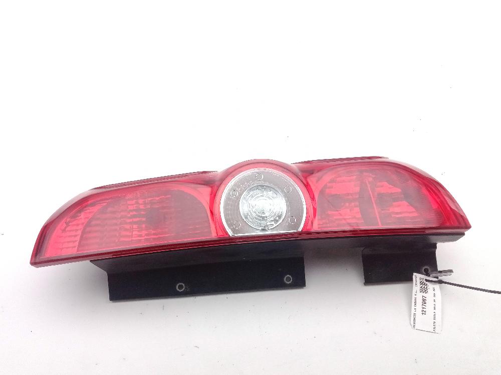 Scheinwerfer hinten rechts 263 A6.000 00518106730 de Fiat Doblo furgón/ranchera familiar (263_) 2010-0 - pieza usada