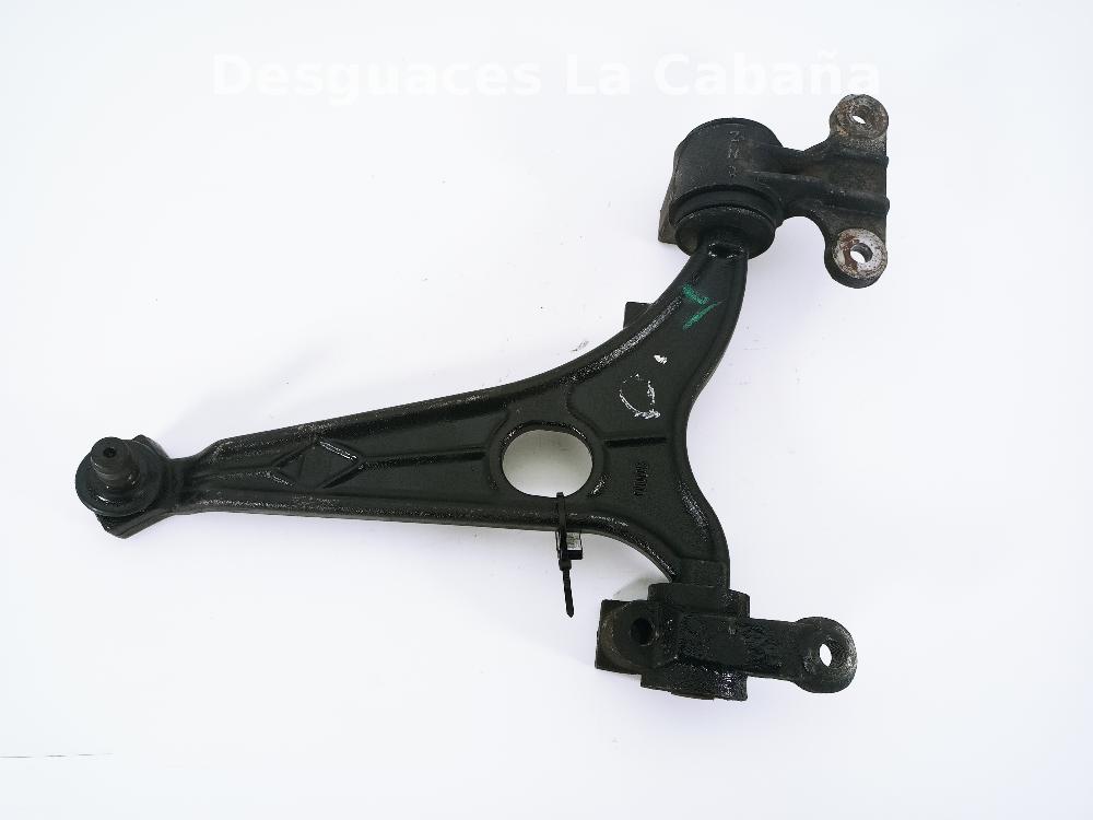 MITSUBISHI Pajero 1 generation (1982-1991) Front Right Arm 26002538