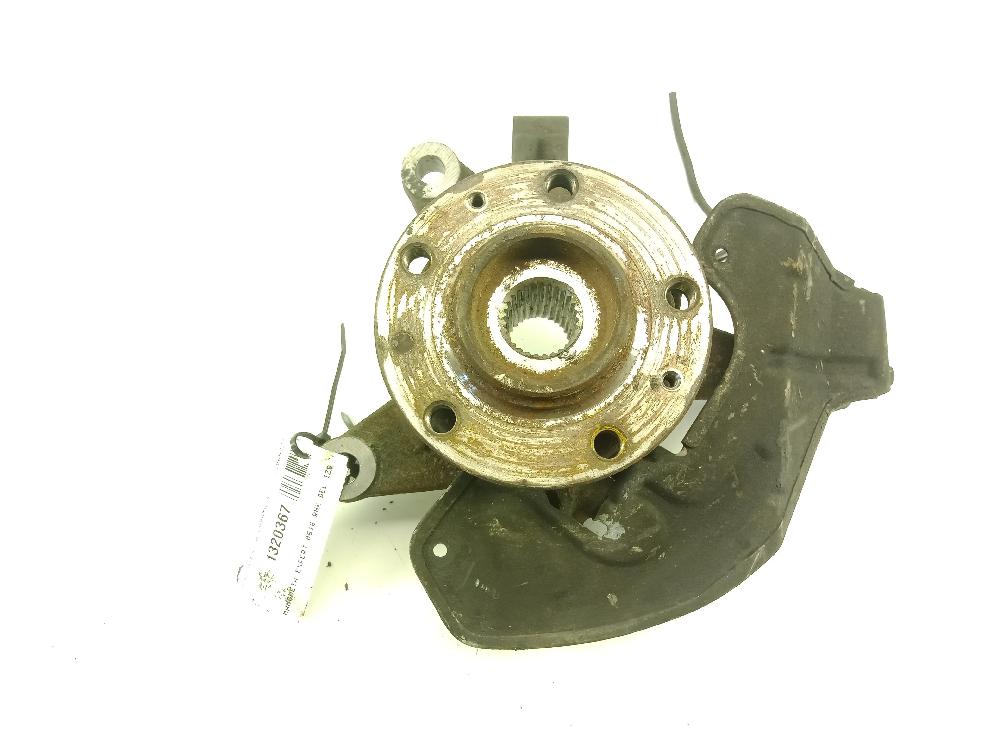 MITSUBISHI Pajero 1 generation (1982-1991) Front Left Wheel Hub 26040047