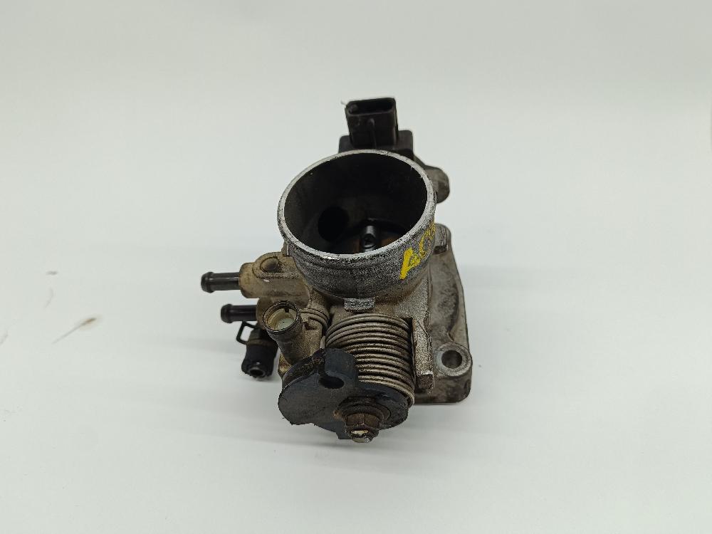 Caja de mariposa 3517022600 de Hyundai Accent 2007-2012 - pieza usada