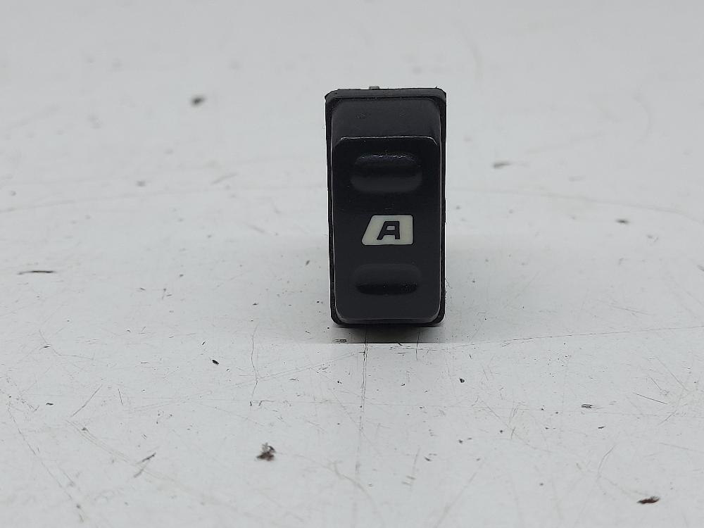 Mando elevalunas delantero derecho 9HY 22681 de Citroen Xsara picasso 2004-2005